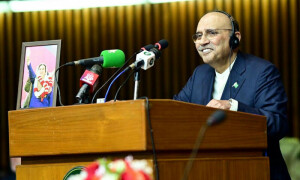 یک طرفہ پالیسیوں کا وفاق پر شدید دباؤ، دریائے سندھ سے مزید نہریں نکالنے کی حمایت نہیں کرسکتا، صدر