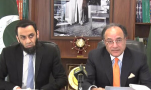 شوگرملز کی مکمل مانیٹرنگ کیلئے جدید نظام کو بروئے کار لایا جا رہا ہے، وزیرخزانہ