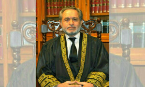 کیا فوجی کو گالی دینے پر کسی سویلین کا ملٹری کورٹس میں ٹرائل ہوگا؟ جسٹس جمال مندوخیل