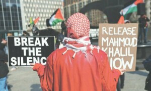 امریکا: فلسطین کے حامی مسلمان طلبہ کو ملک بدری کا خدشہ، عدلیہ سے امید لگالی