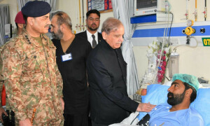 سانحہ جعفر ایکسپریس: سیاسی وعسکری قیادت کا دورہ کوئٹہ، اے پی سی بلانے کا اعلان