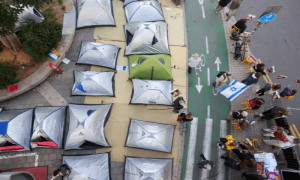 Hundreds of protesters outside Israel&rsquo;s defence ministry call for return of hostages