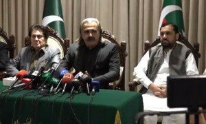 افغان مہاجرین کے انخلا کی پالیسی غلط ہے، فیصلے پراعتماد میں نہیں لیا گیا، وزیراعلیٰ خیبرپختونخوا