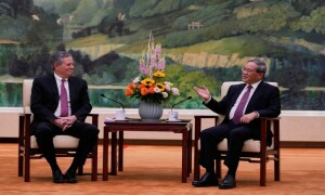 Chinese premier calls for &lsquo;dialogue&rsquo; as US senator visits Beijing