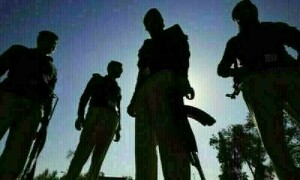 کرک: بہادرخیل میں سی ٹی ڈی اور پولیس کا مشترکہ آپریشن، دہشتگردوں کے ٹھکانے تباہ، چیک پوسٹیں قائم