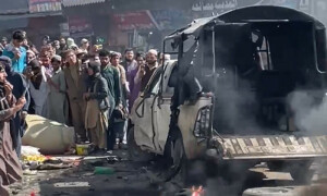 کوئٹہ: پولیس موبائل کے قریب دھماکا، 3 افراد جاں بحق، 4 اہلکاروں سمیت 21 زخمی