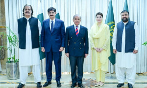 وزیراعظم کی زیرصدارت سول و عسکری قیادت کی بیٹھک، ملک دشمن مہم کا منہ توڑ جواب دینے کا فیصلہ