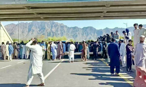مردان میں دہشتگردوں کیخلاف کارروائی میں شہریوں کی اموات پر افسوس ہے، بیرسٹر سیف