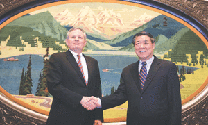 Pro-Trump senator visits Beijing  amid trade war
