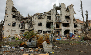 Russian strike on Ukraine leader&rsquo;s home city kills four