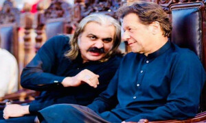 عمران خان سے گنڈاپور کی ملاقات، صوبائی کابینہ میں ردوبدل، اسپیکر کیخلاف کارروائی کا امکان