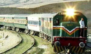 کوٹری اسٹیشن کے قریب علامہ اقبال ایکسپریس کو حادثہ، آخری بوگی ٹریک سے اترگئی