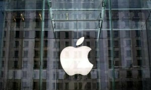 Apple airlifts 600 tons of iPhones from India &lsquo;to beat&rsquo; Trump tariffs: report