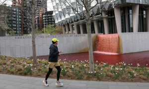 UK police arrest Greenpeace activists over US embassy &lsquo;pond-dyeing&rsquo; protest