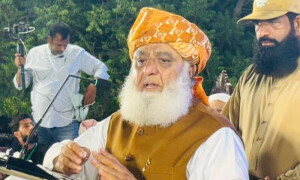 مائنز اینڈ منرلز بل صوبے کے وسائل پر حملہ ہے، حکومت نہ سمجھی تو عوام میں جائیں گے، فضل الرحمٰن