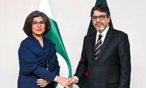 پاکستان اور بنگلہ دیش کے درمیان 15 سال بعد سفارتی مذاکرات بحال