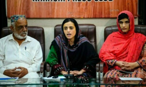 ماہ رنگ بلوچ کی نظربندی میں ایک ماہ کی توسیع کر دی گئی، وکیل کا دعویٰ