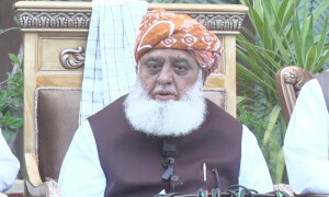 ریاست سے وفاداری اسٹیبلشمنٹ کی ذمہ داری ہے، اسے پسند وناپسند کا اختیار نہیں، فضل الرحمٰن