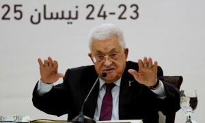Mahmoud Abbas urges Hamas to lay down arms
