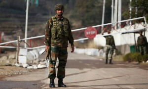 Indian soldier held after &lsquo;straying&rsquo; into Pakistan