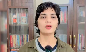 پہلگام واقعے پر بھارتی حکومت کا بھانڈا پھوڑنے والی گلوکارہ پر غداری کا مقدمہ