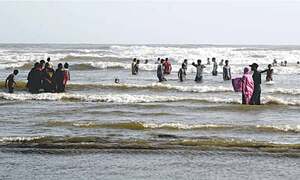 Mercury crosses 40&deg;C in Karachi