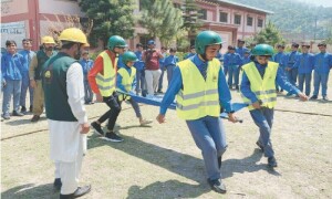 طبل جنگ بجنے کے باوجود آزاد کشمیر کے عوام کا عزم و حوصلہ برقرار