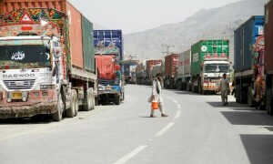 حکومت نے 150 افغان ٹرکوں کو سامان کی ترسیل کیلئے واہگہ بارڈر عبور کرنے کی اجازت دے دی