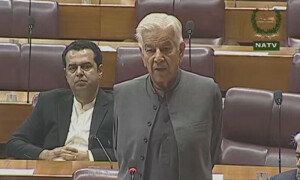 کوئی بیرونی دباؤ قبول نہیں، قوم مطمئن رہے، بھارت کو جواب دینے کیلئے 200 فیصد تیار ہیں، وزیر دفاع