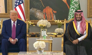 ڈونلڈ ٹرمپ، مشرق وسطیٰ کے 4 روزہ دورے کے آغاز میں سعودی عرب پہنچ گئے