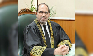 Justice Naeem Afghan asks why PM being blamed after judges&rsquo; letter against agencies