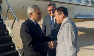 نائب وزیراعظم و وزیر خارجہ اسحٰق ڈار3 روزہ دورے پر چین پہنچ گئے
