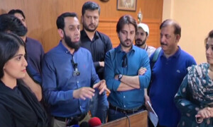 پاکستان کے بھرپور جواب کے بعد مودی کو چھپنے کی جگہ نہیں مل رہی، وزیر اطلاعات