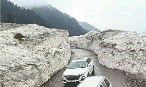 ناران کو چلاس سے ملانے والے بابوسر روڈ کو 7 ماہ بعد ٹریفک کیلئے کھول دیا گیا