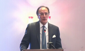 Aurangzeb says govt focused on developing &lsquo;strategic budget&rsquo; this time