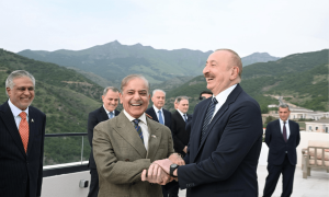 Pakistan, Azerbaijan vow to grow ties through investment