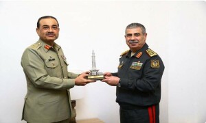 فیلڈ مارشل عاصم منیر کی آذربائیجان کے وزیر دفاع سے ملاقات، دفاعی تعلقات بڑھانے پر اتفاق