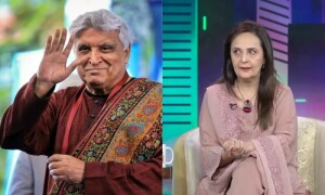 جاوید اختر شاہ سے زیادہ شاہ کے وفادار بننے کی کوشش کرتے ہیں، حنا خواجہ بیات