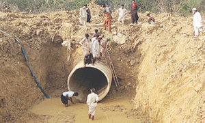 Karachi water crisis persists as KWSC struggles to repair damaged pipeline