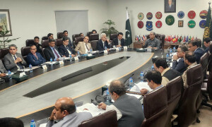 حکومت کا غیرقانونی مقیم غیرملکیوں کے خلاف کریک ڈاؤن تیز کرنے کا فیصلہ