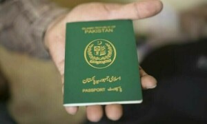 مختلف ممالک سے ڈی پورٹ 7 ہزار سے زائد پاکستانیوں کی پاسپورٹ منسوخی کا عمل شروع