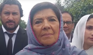 عمران خان سے کہا جارہا ہے 9 مئی پر معافی مانگیں اور حکومت کو قبول کریں، علیمہ خان
