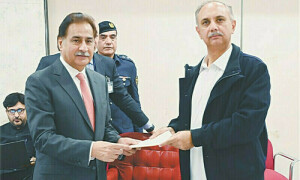چیف الیکشن کمشنر اور 2 ممبران کا تقرر: عمر ایوب نے پارلیمانی کمیٹی کی تشکیل کیلئے 6 نام اسپیکر کو بھیج دیے
