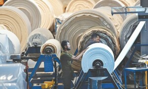 Big industry production contracts amid challenges