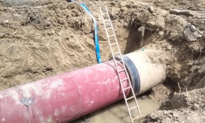 جامعہ کراچی میں پھٹنے والی پانی کی لائن کا مرمتی کام 3 دن بعد شروع