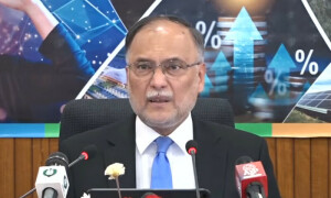 وفاق کی مالی گنجائش سکڑ رہی ہے، ترقیاتی اخراجات کم ہونا تشویشناک ہے، احسن اقبال