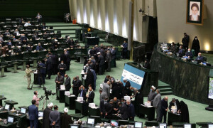 ایرانی پارلیمان کا این پی ٹی سے نکلنے کی جانب پیش قدمی پر غور
