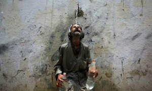 Karachi continues to simmer at over 40&deg;C
