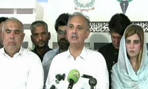 بجٹ گمراہ کن اور فراڈ ہے، عوام کے گلے پر چھری پھیری گئی، عمر ایوب خان