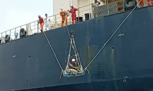 پاک بحریہ کا سمندر میں زخمی بھارتی عملے کو بچانے کیلئے کامیاب ریسکیو آپریشن